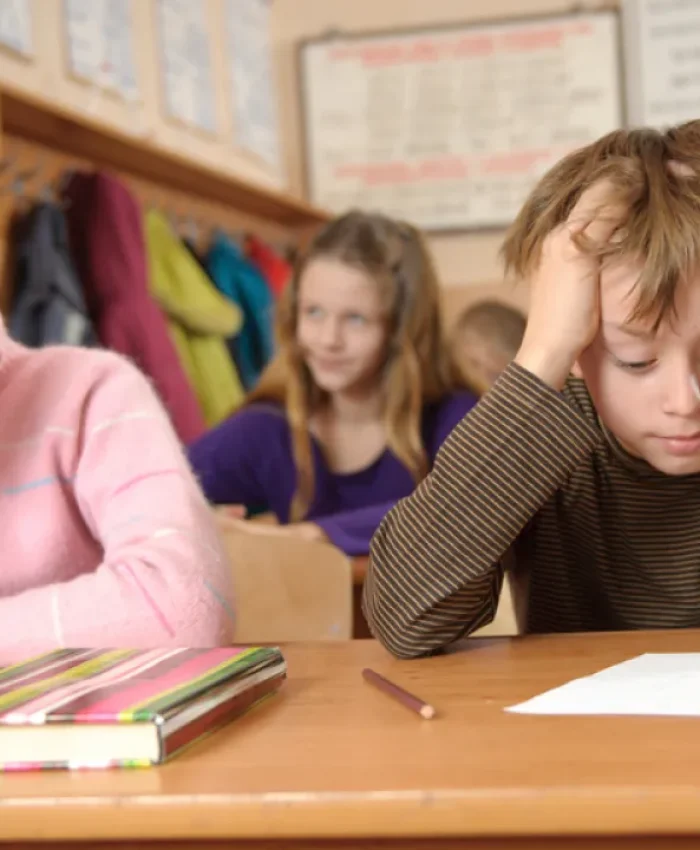 Treat.Diagnosis.Auditory processing disorder or ADHD in children.Article.731.boy classroom confused 3